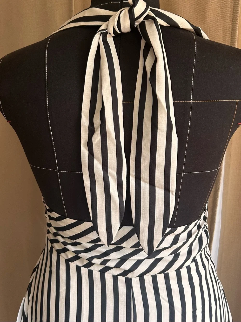 Commense Black and White Stripe Backless Pockets Dress - Picture 5 of 8
